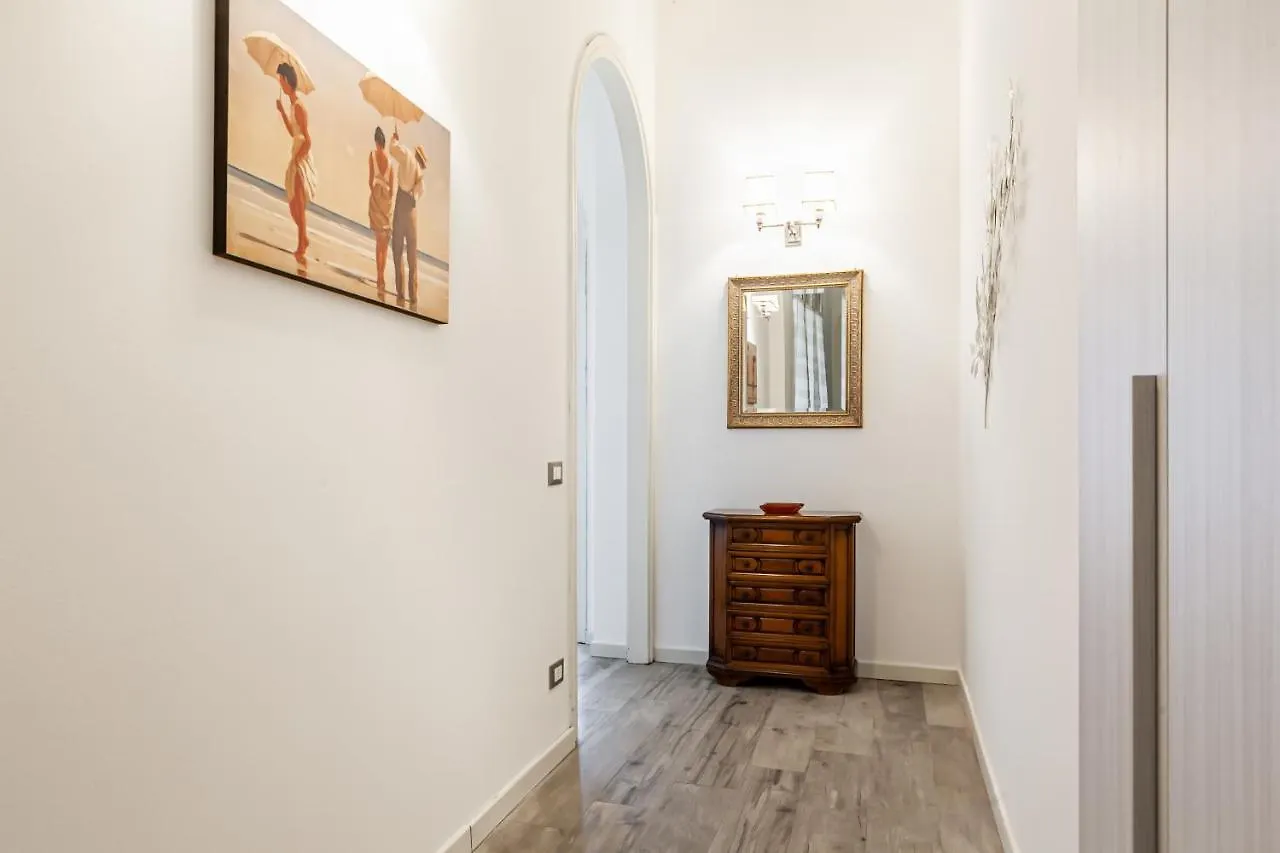 Lungarno Elegant Apartment With Panoramic Balcony ピサ